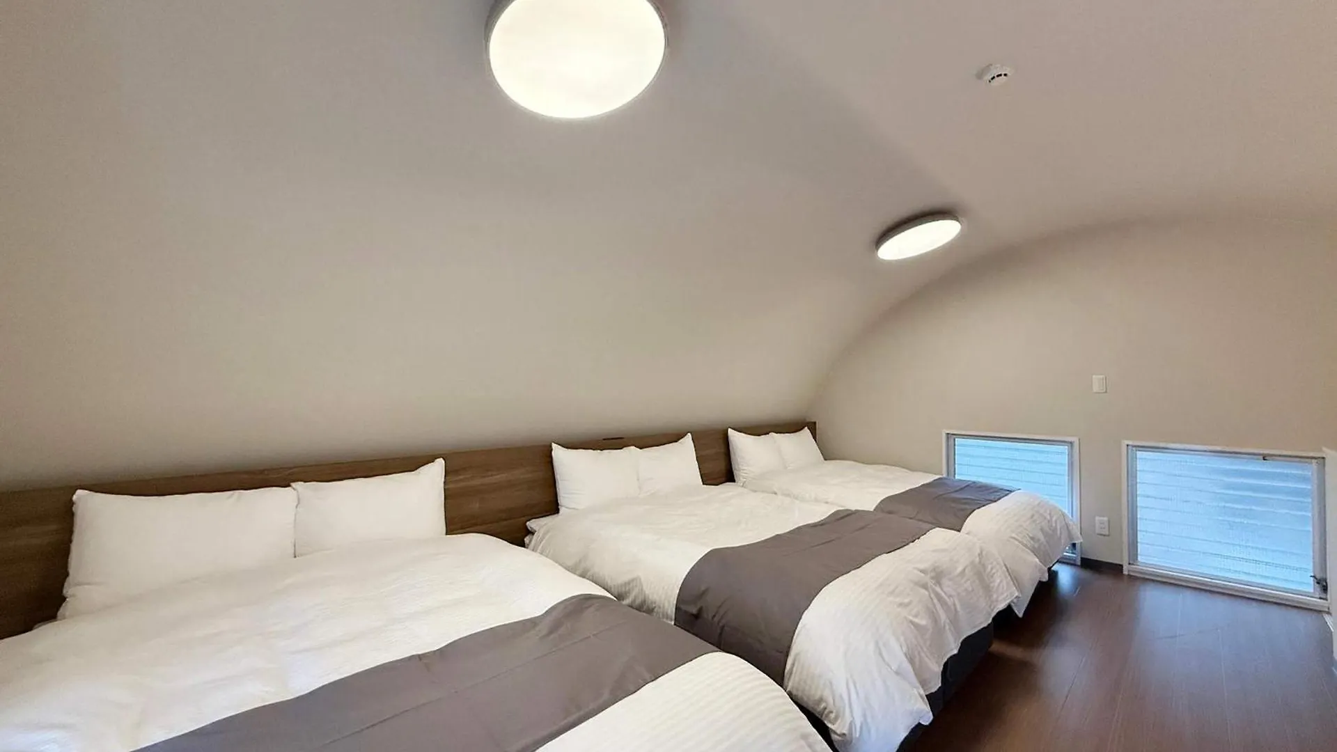 Apartment Clio Matoba - 10-Min Walk To Station Spacious Stay For 8 Guests Hiroshima